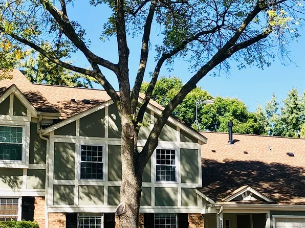 22 Waterbury Ln Unit N1, Schaumburg, IL 60193