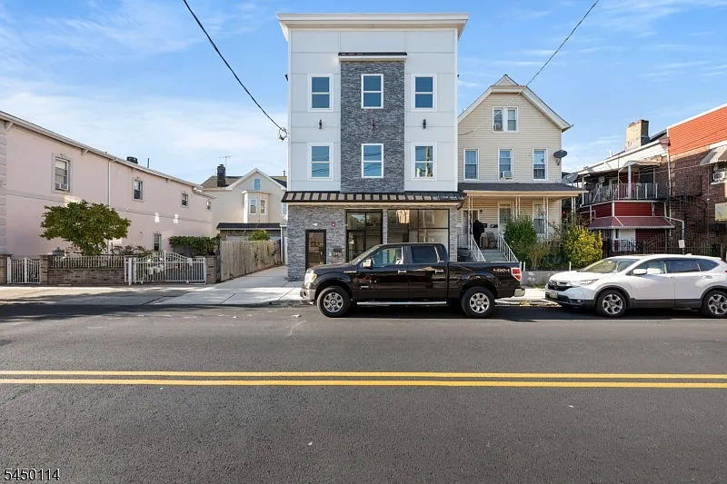 3 bed, 2.0 bath, $3,500 — Photo 1