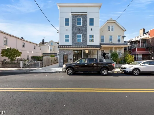 54 2nd St, Elizabethport, NJ 07206