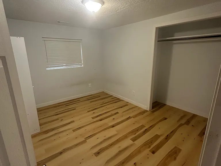 1428 W Tamarack Rd — Photo 8