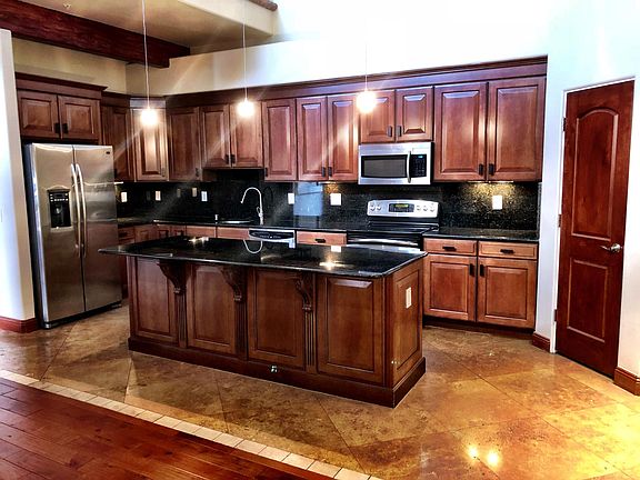 2nd image of 550 W Maryland Ave Unit 113