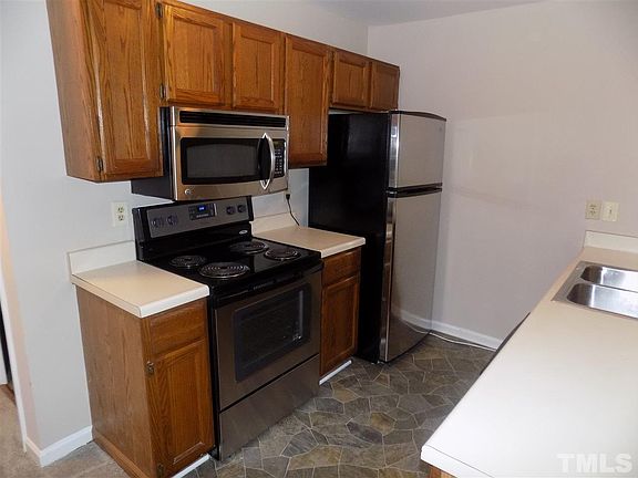 3rd image of 2677 Hitchcock Dr