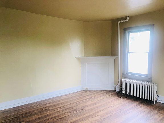 5th image of 55 N Chestnut St #2