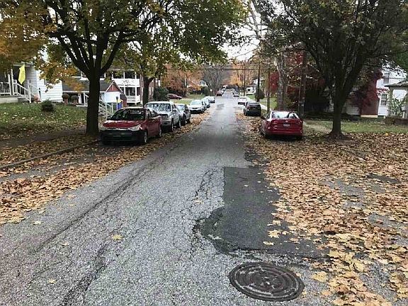 Exterior Neighborhood (street photo)