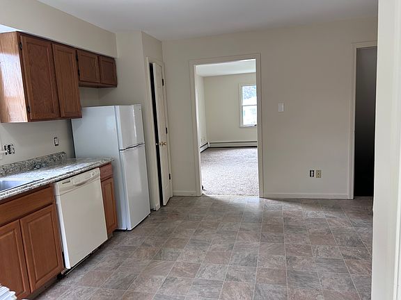 5th image of 100 Clinton St