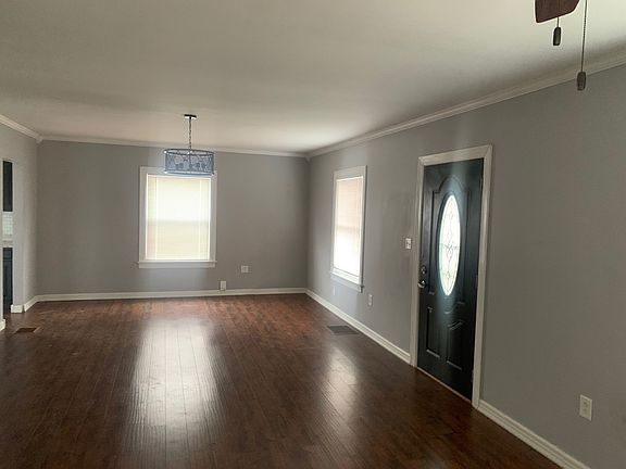 3rd image of 102 N McElroy St