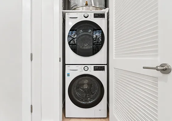 Laundry, photo 1
