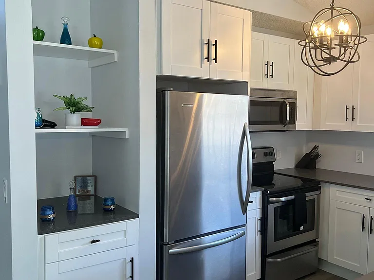 2812 Stoneway Ln — Photo 3