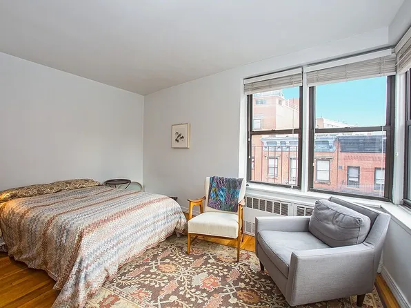 165 Christopher St #6Q, Manhattan, NY 10014