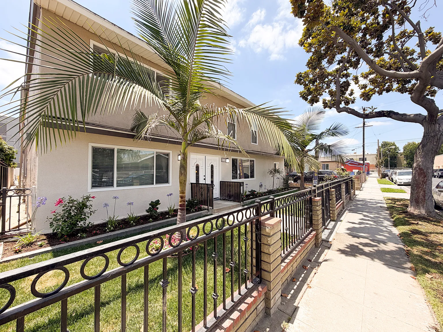 3 bed, 1395 sqft, $3,350 — Photo 1