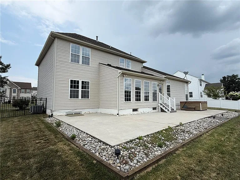 130 Lower Way Rd — Photo 2