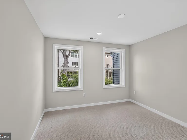 44 Grayson Ln — Photo 16