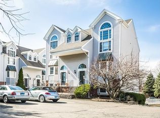 130 Deer Hill Ave APT 14, Danbury, CT 06810