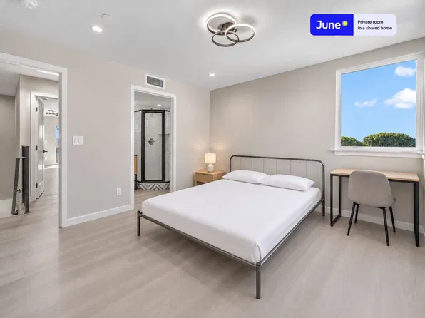 327 N Chicago, Los Angeles, CA