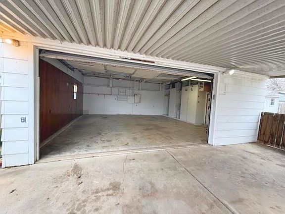 5th image of 3316 S Hiram Ave