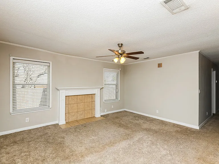 505 Plainview Dr — Photo 5