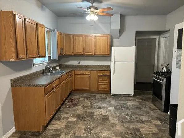 130 Hermitage Ct, San Antonio, TX