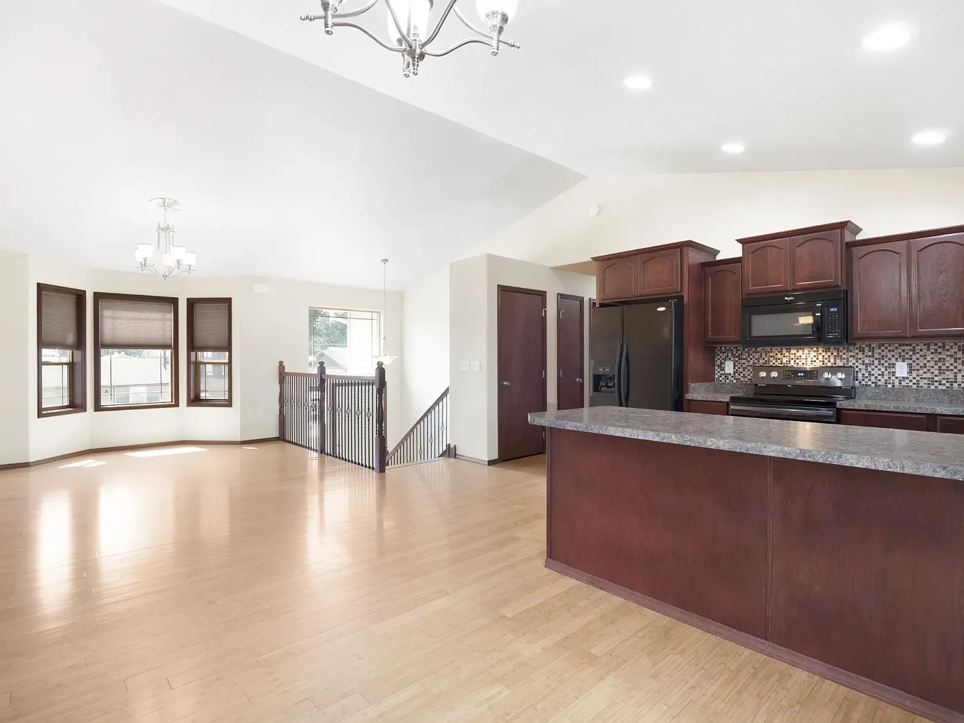 3717 E 34th Ave — Photo 3