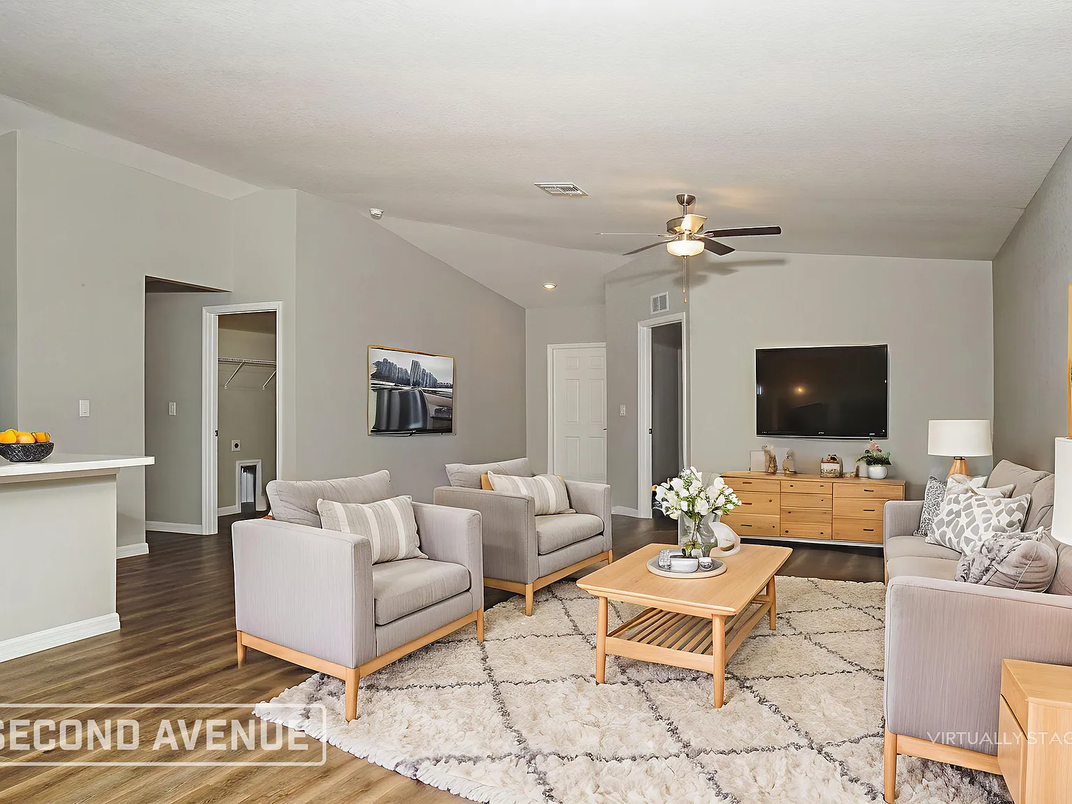 4 bed, 2.0 bath, 1833 sqft, $1,850 — Photo 2
