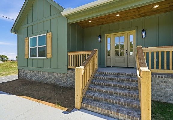 4th image of 2123 Sims Rd