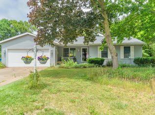 15255 Pruin St, Spring Lake, MI 49456