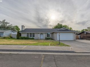 630 SE Pine Ct, Hermiston, OR 97838