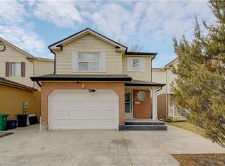 51 Camrose Ct, Kitchener, ON N2M 5J4