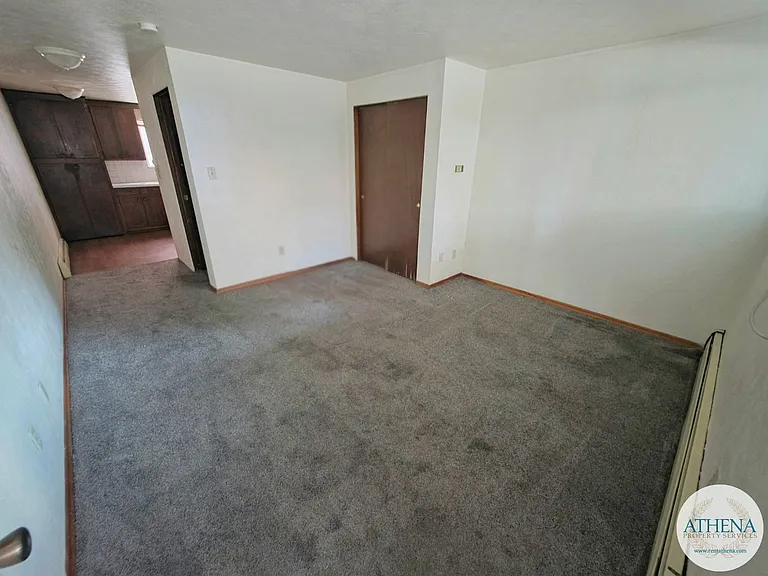 319 N Frederick St — Photo 2