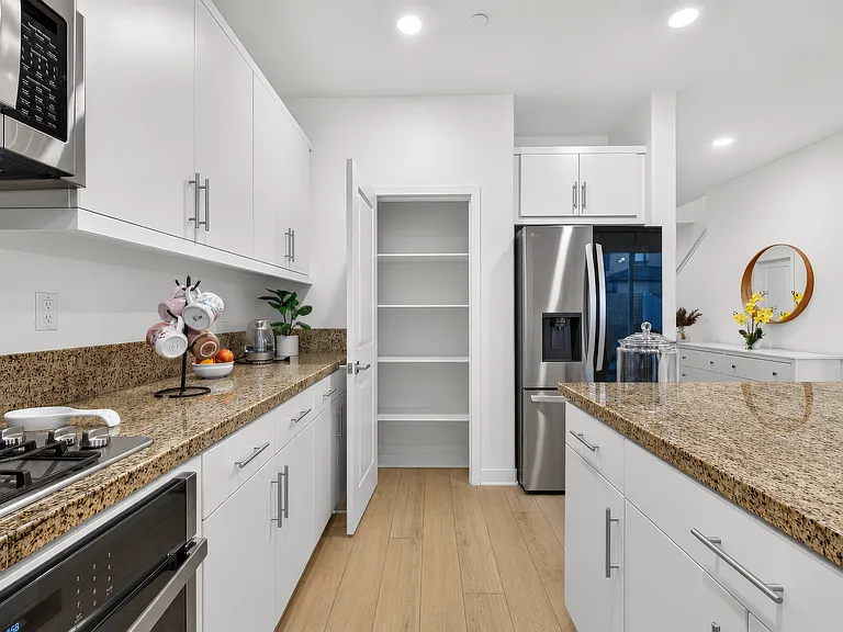 30994 Douglas Crest Cir — Photo 40