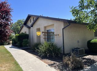 9526 N Hinton Ave, Delhi, CA 95315