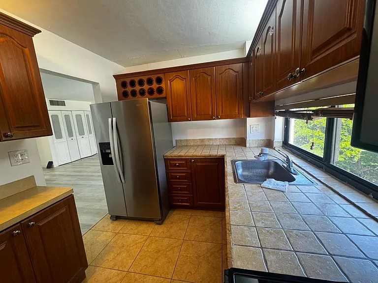 17011 N Bay Rd #412 — Photo 3