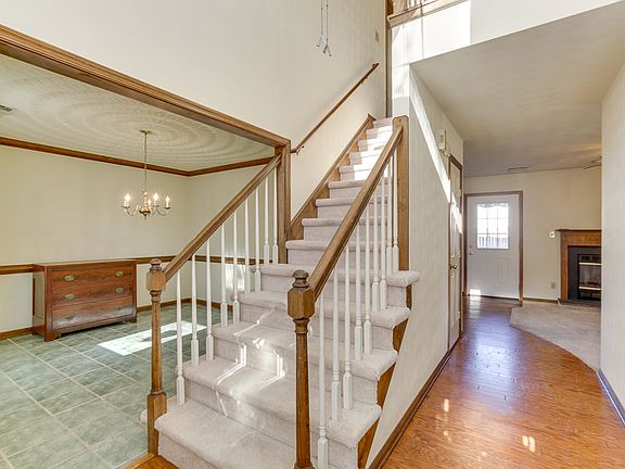 3rd image of 1904 Lanark Ct