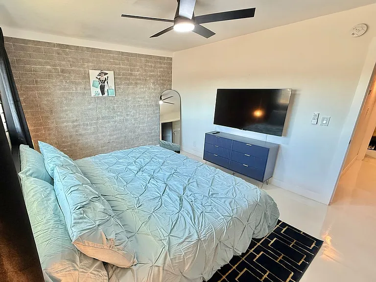 810 E Colter St — Photo 44