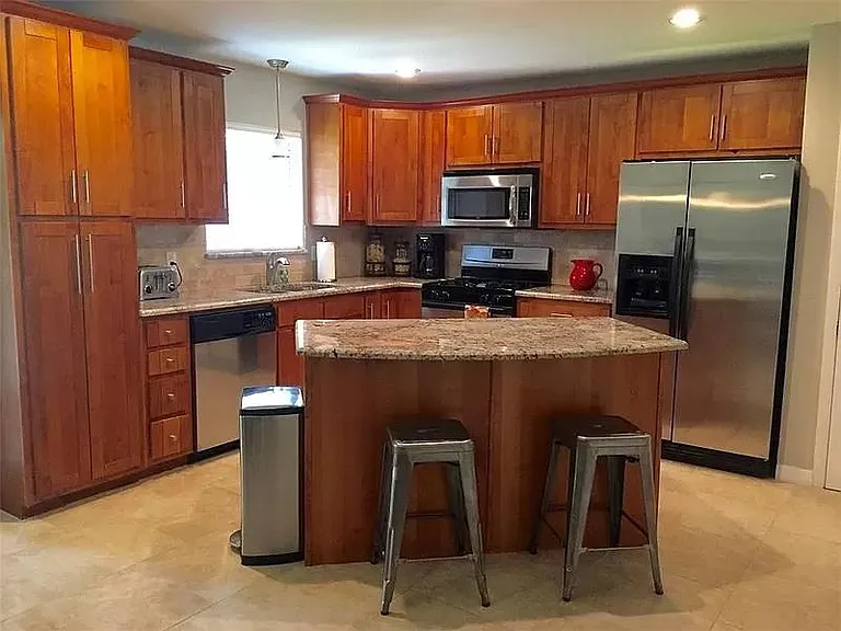 7114 Rutgers Dr — Photo 2