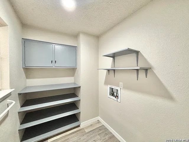 5202 Metcalf — Photo 22