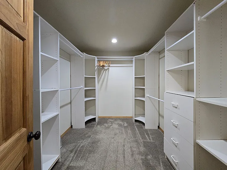 4 Alma Ct — Photo 14
