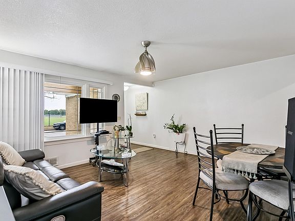 4th image of 1006 N Dougherty Ave