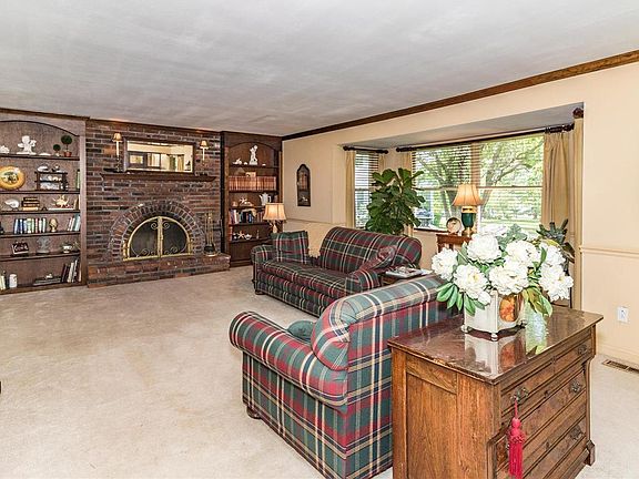 3rd image of 2140 Park Forest Dr