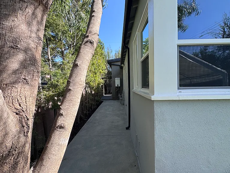 634 E Fairview Blvd — Photo 16