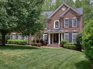 11211 Stonebriar Dr, Charlotte, NC 28277