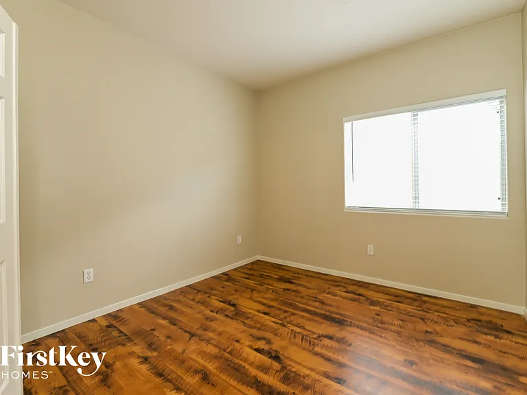 5624 Tallard Ct — Photo 9