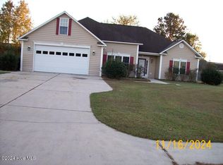 122 Summer Ridge Dr, Wallace, NC 28466