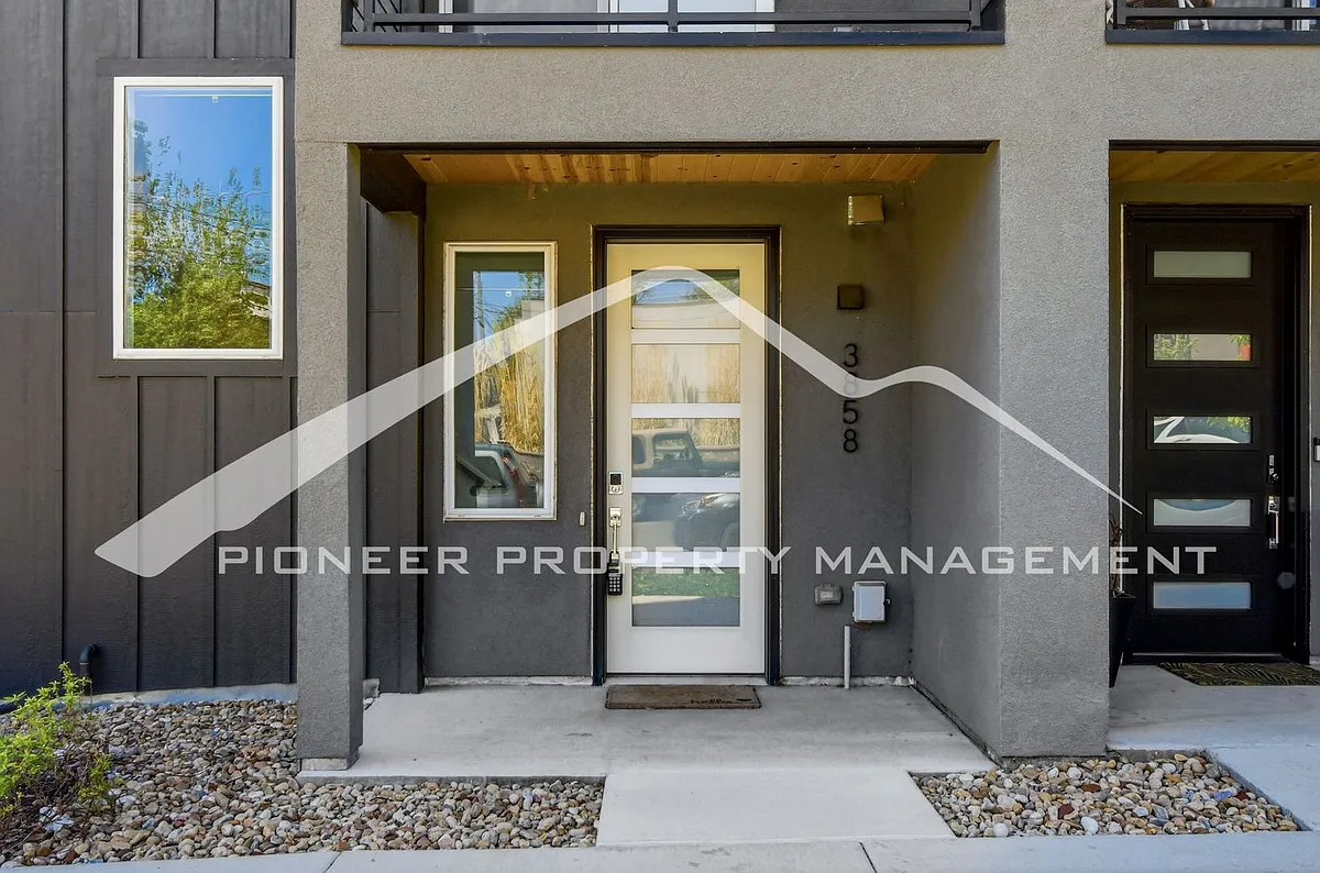 Building Photo - 3858 W 13th Ave