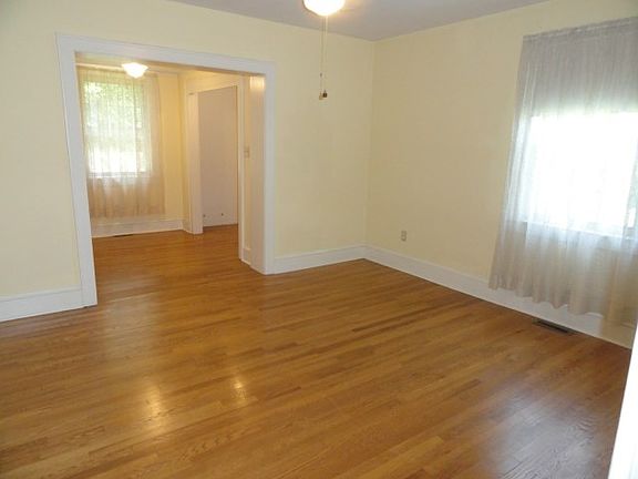 5th image of 808 Southview Dr