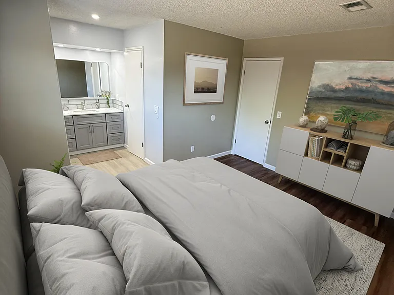 2041 Robin Dr — Photo 7