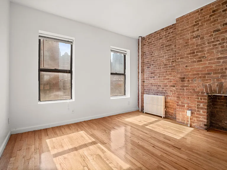 449 W 48th St #3W — Photo 1