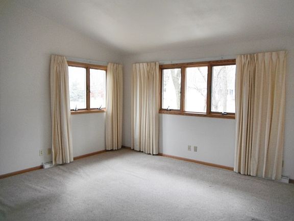 2nd image of 1100 Steven St