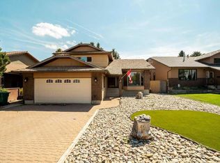 42 S Ridgewood Blvd W, Lethbridge, AB T1K 6B9