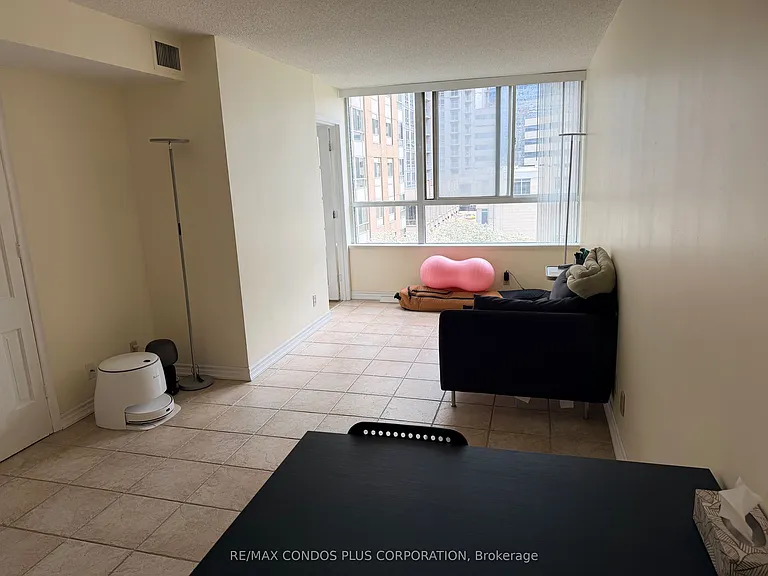 44 Gerrard St W #602 — Photo 6