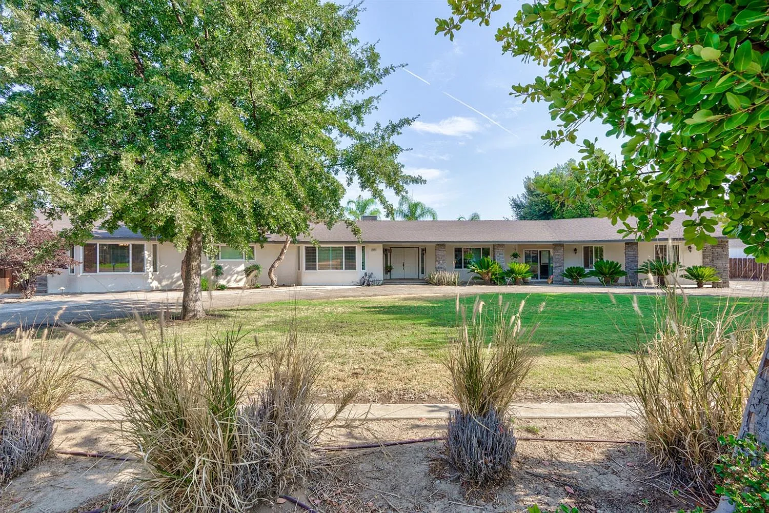2285 Ashlan Ave photo 1